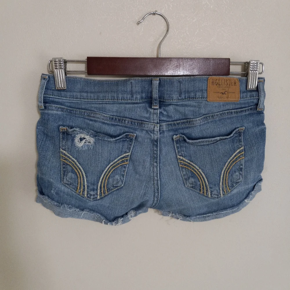 Hollister 1 28 Jeans Shorts Distressed Medium Wash